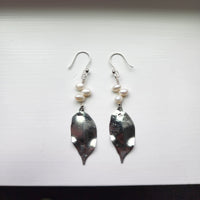 Fresh Water Pearl Earrings with Shiny Silver Leaf