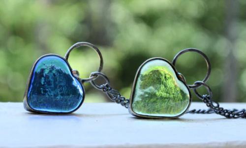 handmade_green_and_blue_chunky_glass_heart_necklace