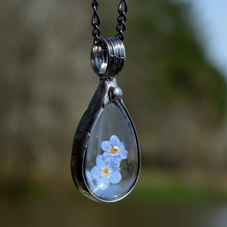 blue_pressed_flower_necklace