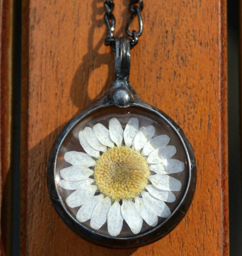 Real Daisy round pendant necklace hand made in USA by Louisiana Artisan at Bayou Glass Arts studio. Real dry pressed flower under glass