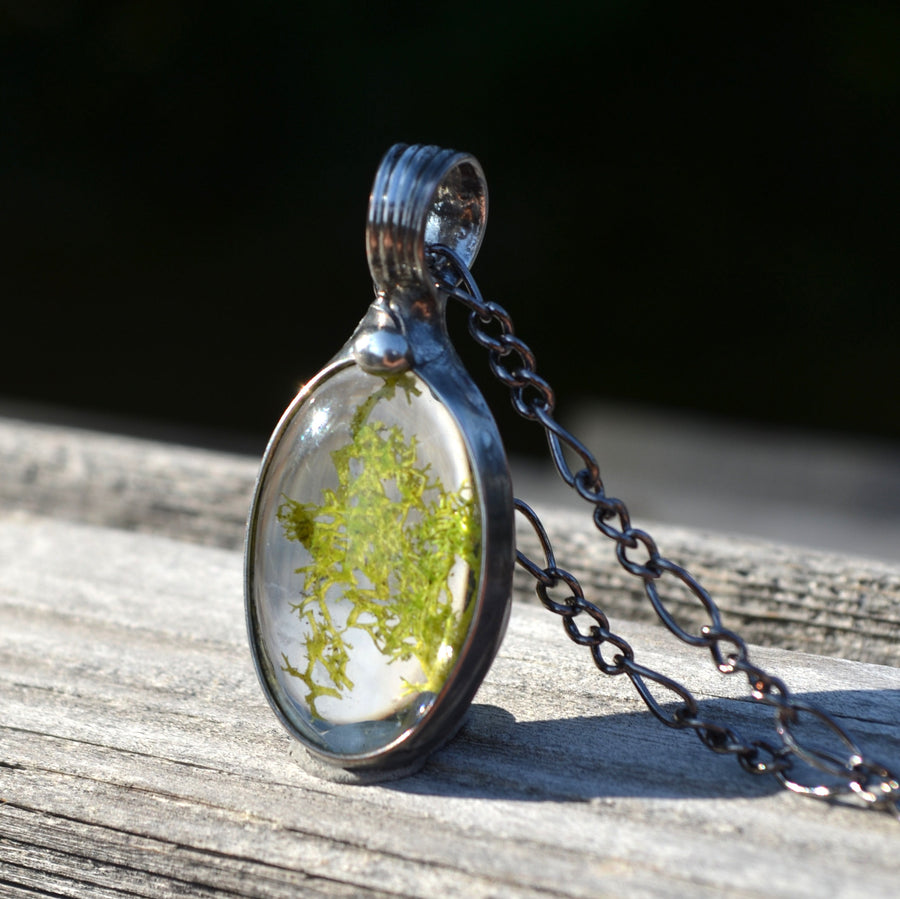 Real_Green_Moss_Necklace Terrarium pendant necklace for women. Hand Made in USA by Louisiana Artisan at Bayou Glass Arts studio. Terrarium jewelry