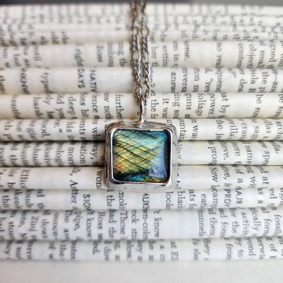 Labradorite Pendant Silver Finish