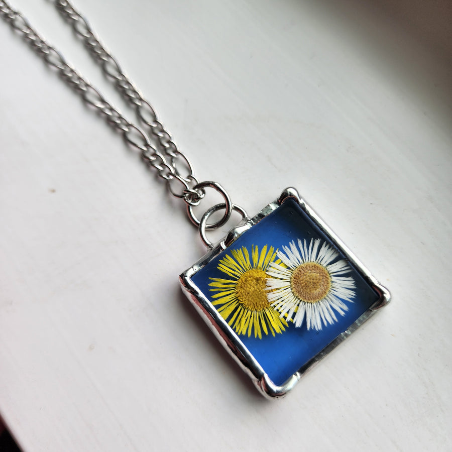 Little Daisy Necklace Real Flower on Stained Glass Pendant