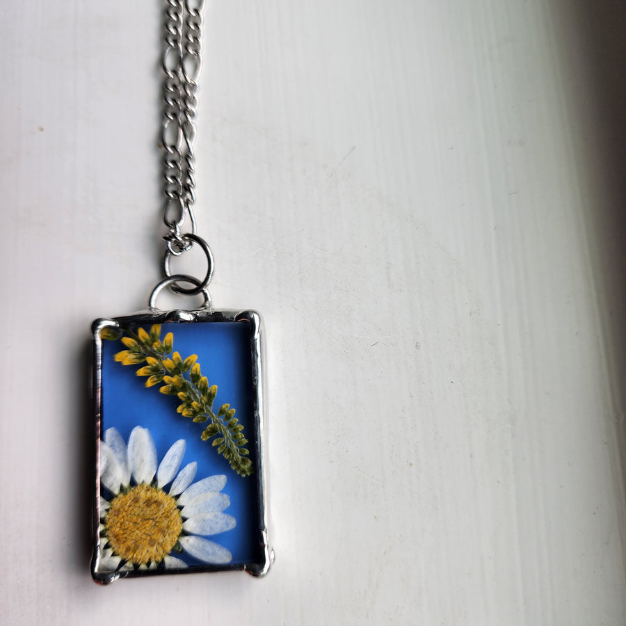 Real Daisy Necklace