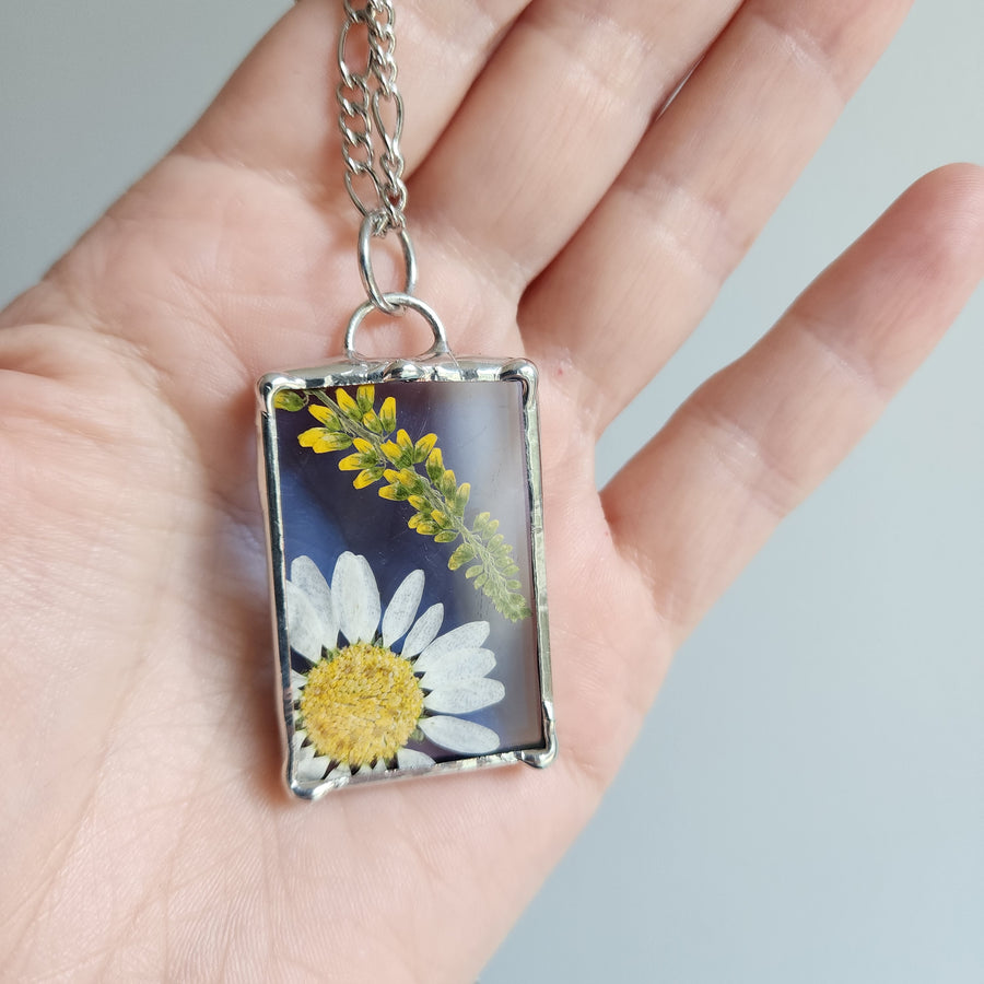 Real Daisy Necklace