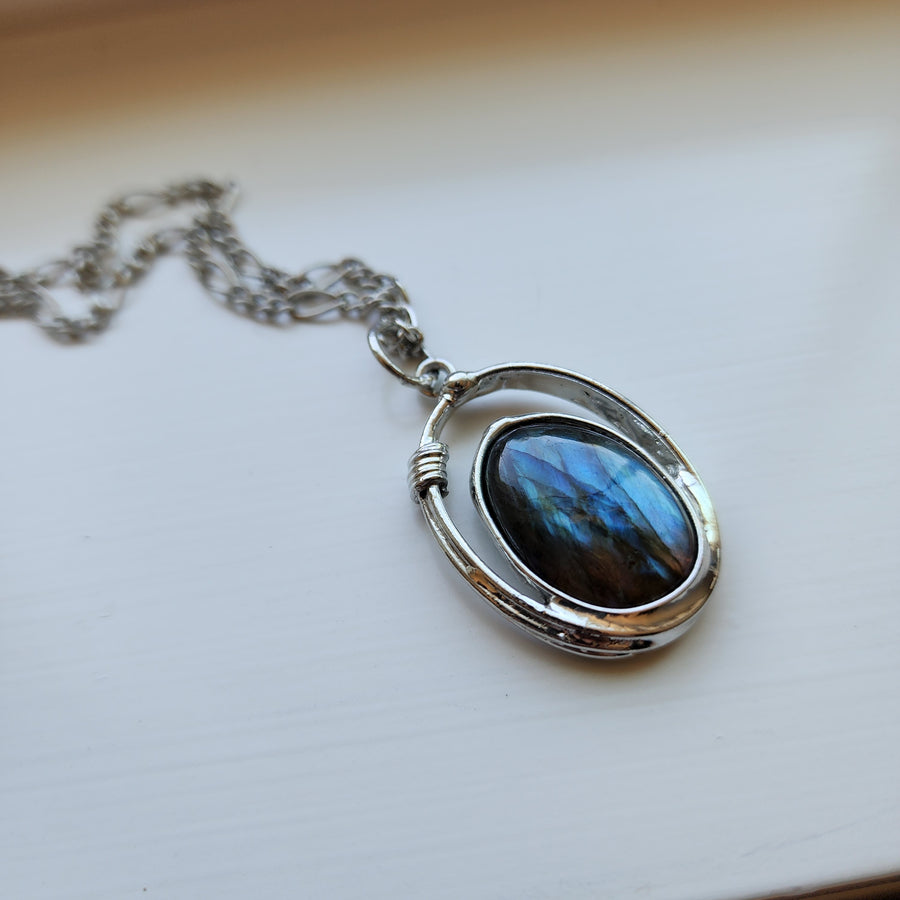 Labradorite Pendant Necklace for Women