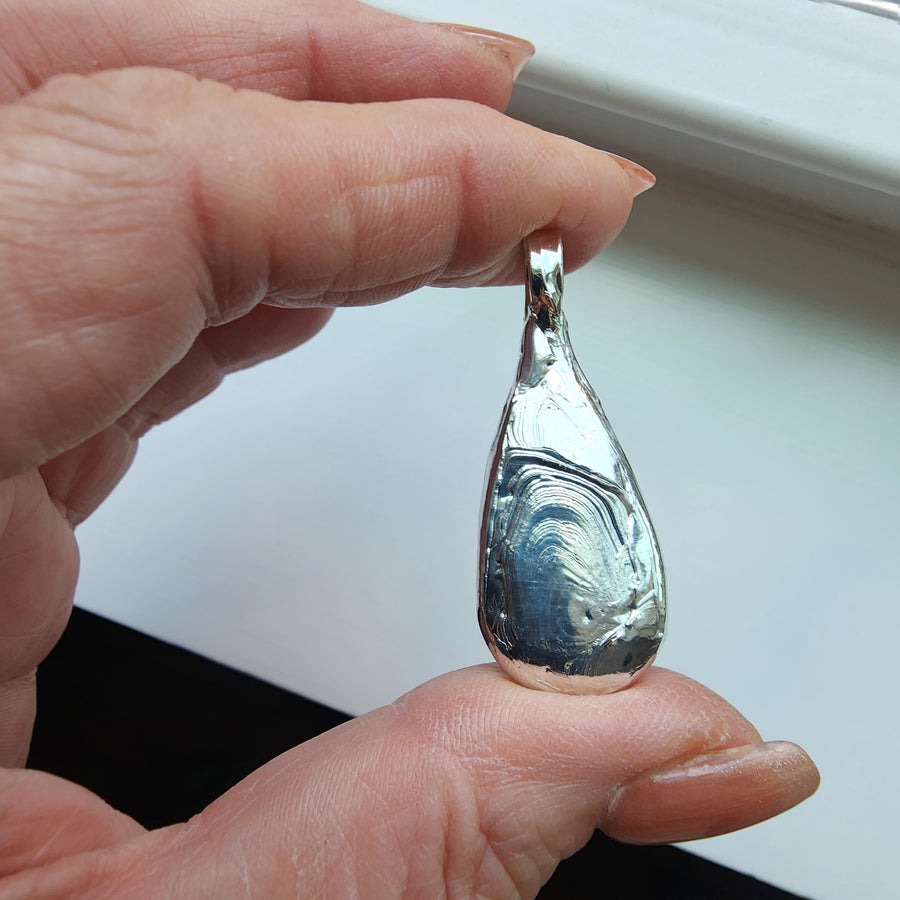 SOLD - Flashy Labradorite Pendant Necklace