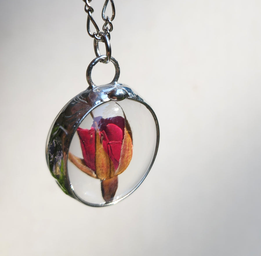 Red Rose Round Pendant