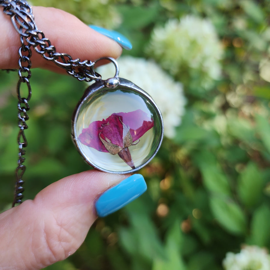 Red Rose Round Pendant