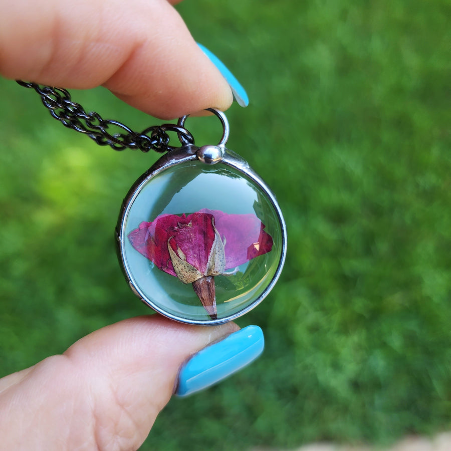 Red Rose Round Pendant