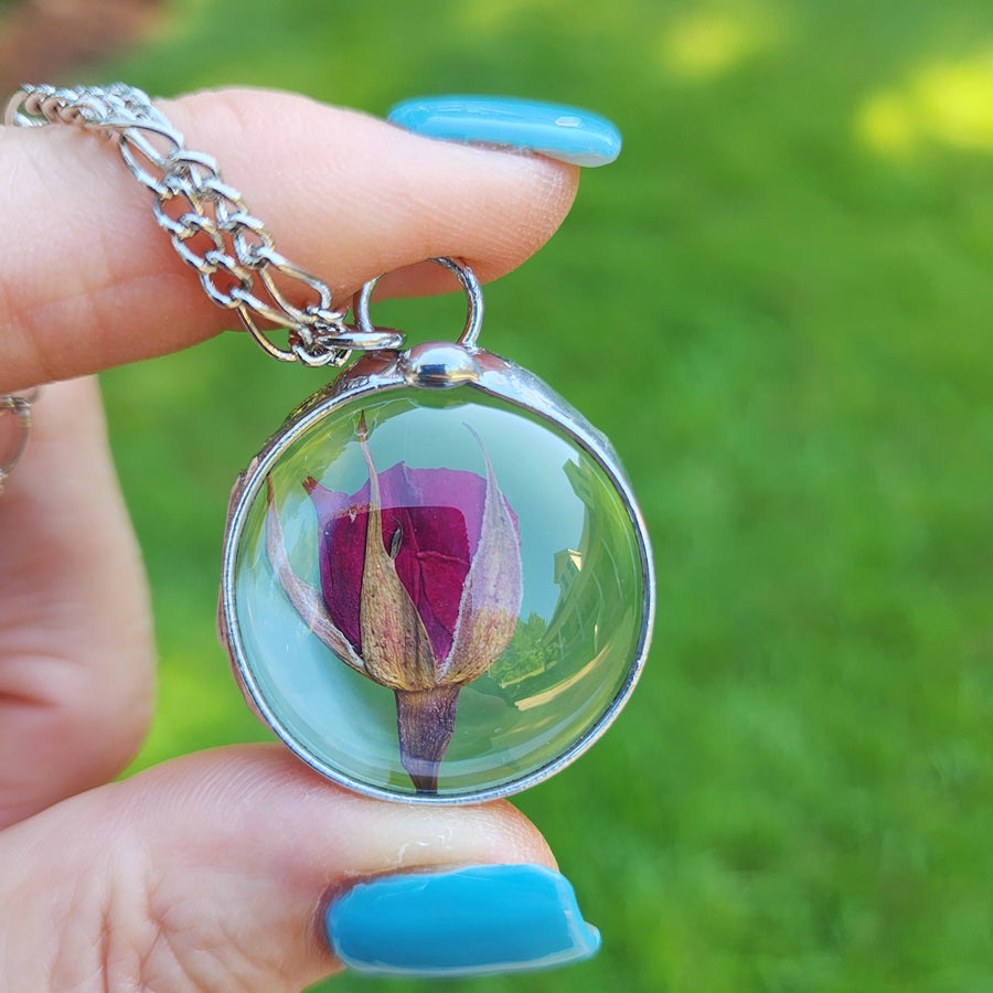 Red Rose Round Pendant