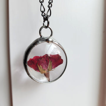 Red Rose Round Pendant