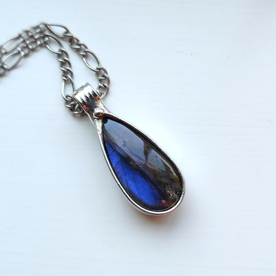 Dark Blue Labradorite Pendant Necklace