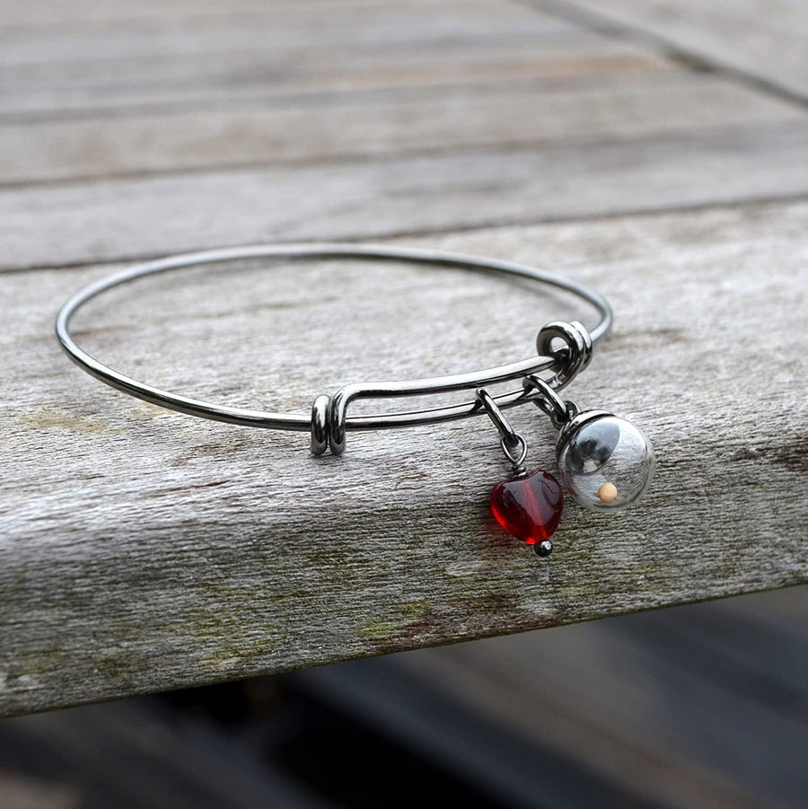 handmade_bracelet_with_mustard_seed_and_glass_red_heart_