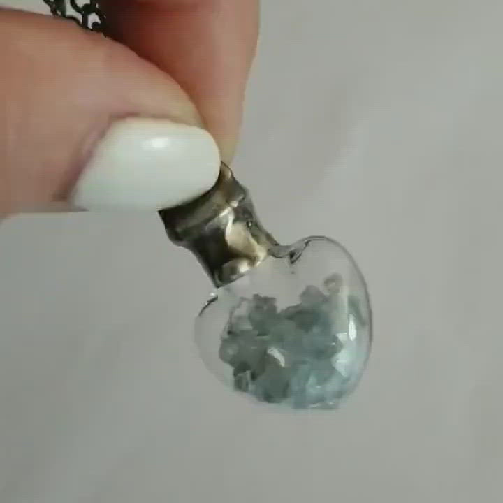 video_Hollow_heart_with_icy_glass_shaker