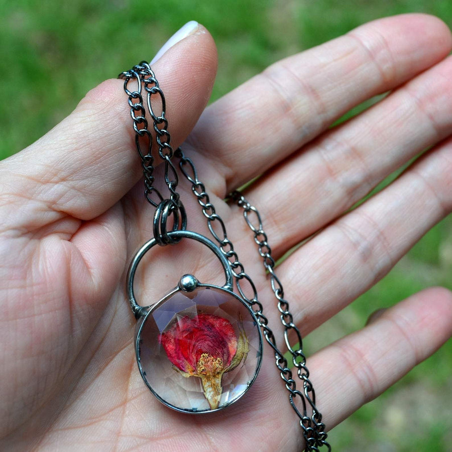 handmade_red_rose_bud_faceted_necklace_bayou_glass_arts