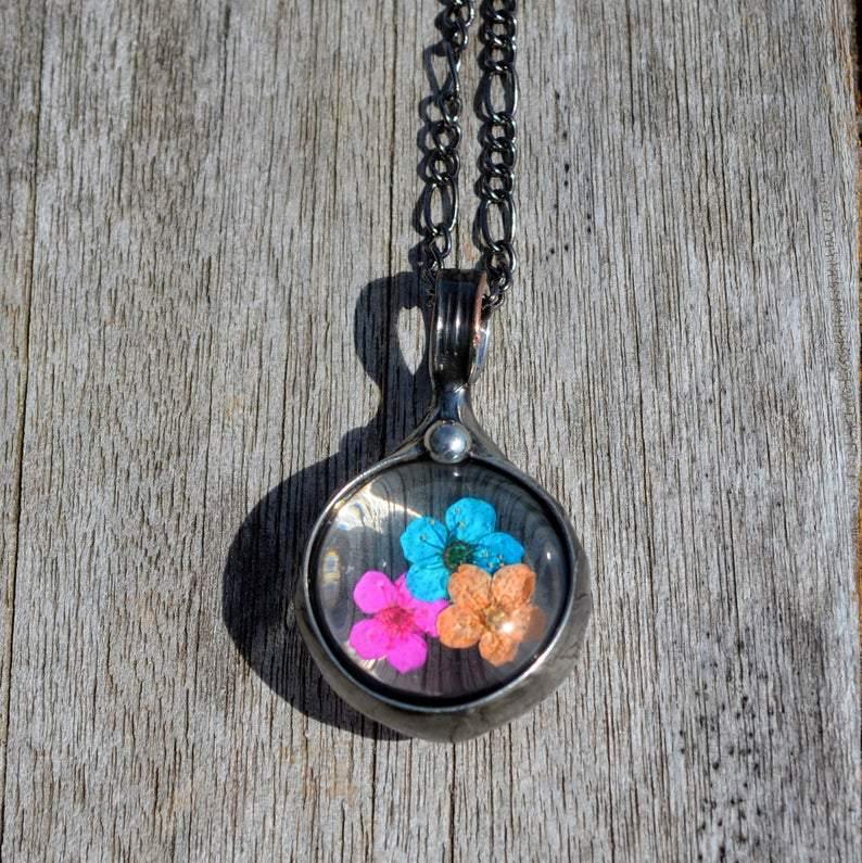 Multicolor_Real_Pressed_Flower_Necklace