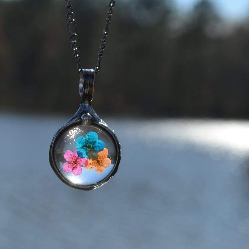 Cheery_Colored_Pressed_Flower_Necklace
