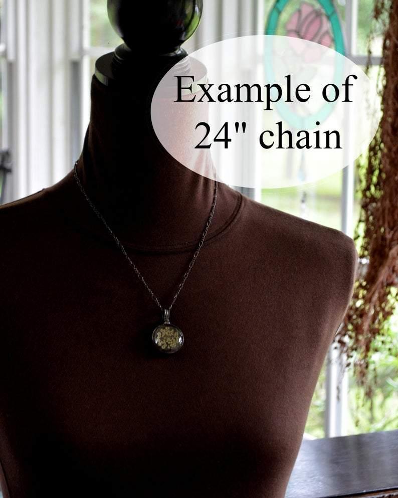 Pendant_on_24_inch_chain_length_shown_on_bust