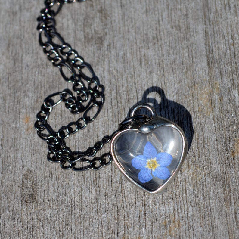 pressed_flower_necklace_for_women