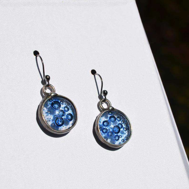 blue_dots_earrings_fused_glass_royal_blue_bubbles_effervescent_earrings_on_sterling_silver_ear_wires