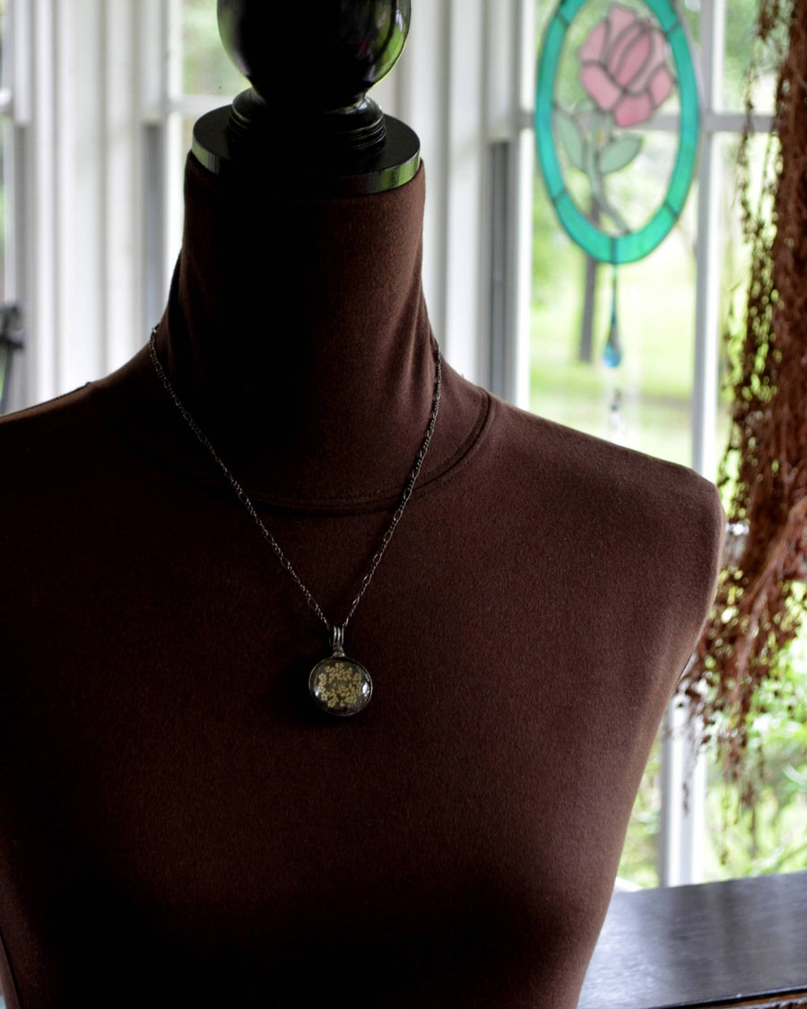 Queen_Anne's_Lace_Necklace_on_Bust_for_Length