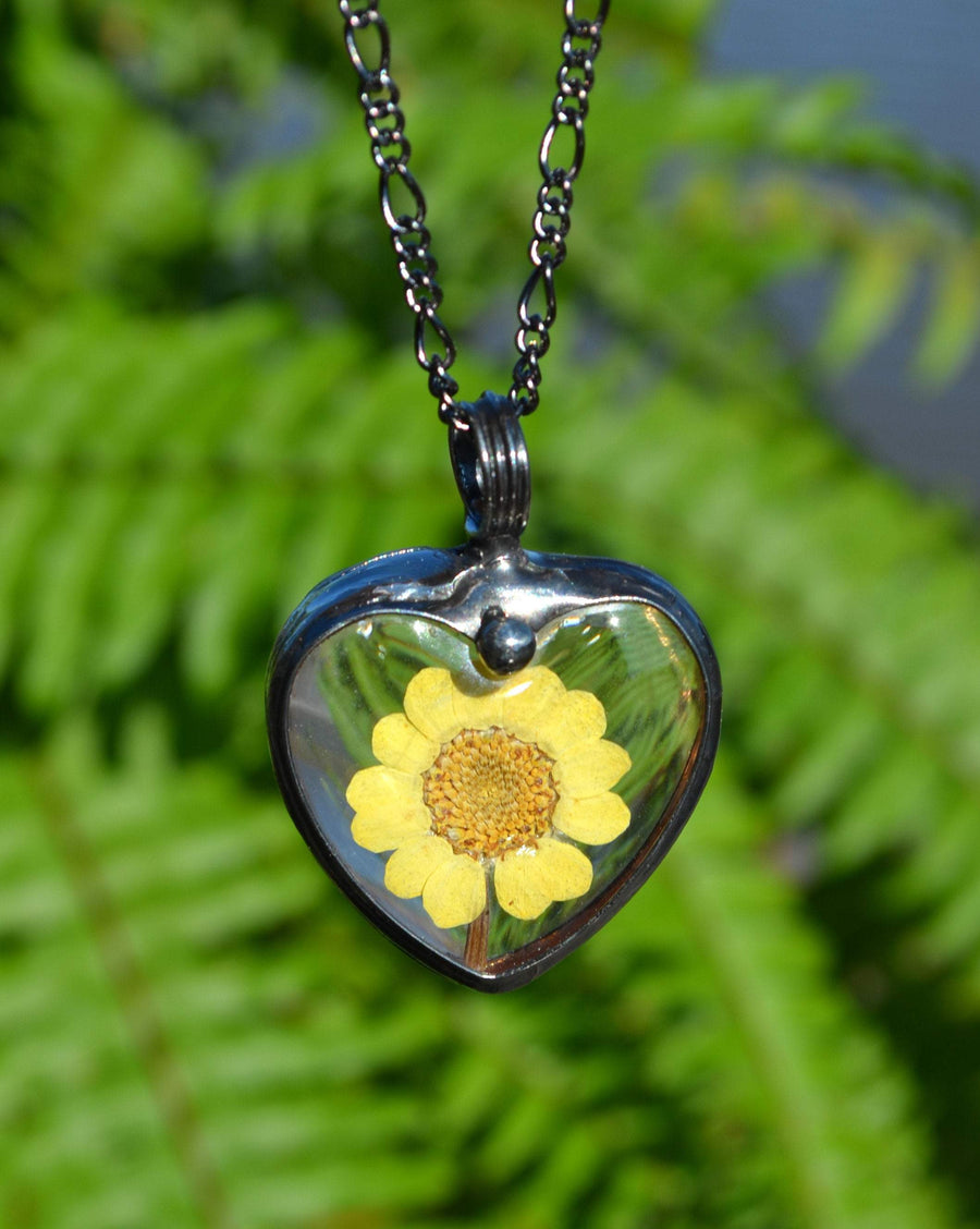 Pressed_Flower_Heart_Necklace