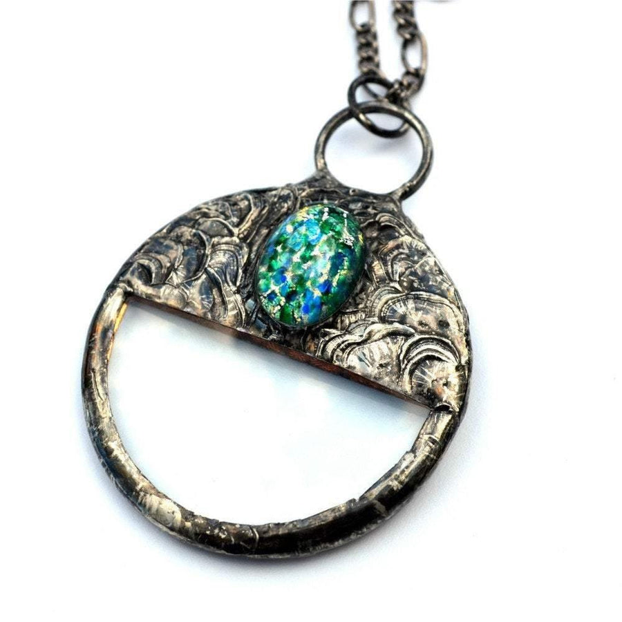 Magnifying_Glass_Pendant_with_Green_oval_inset